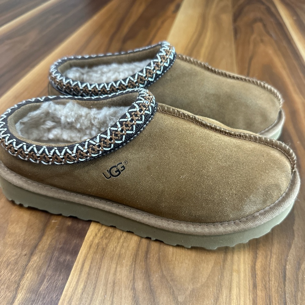 UGG Tasman Chestnut slippers